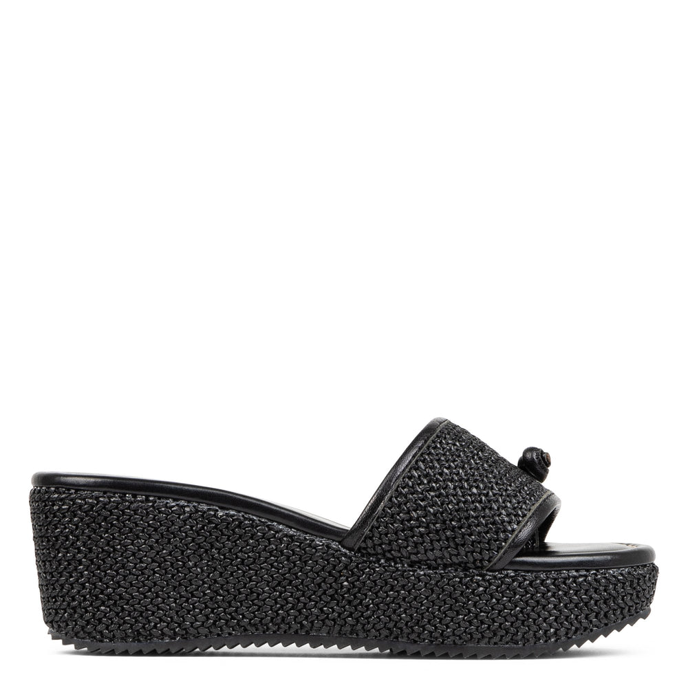 SILLI - Black | Donald Pliner Casual