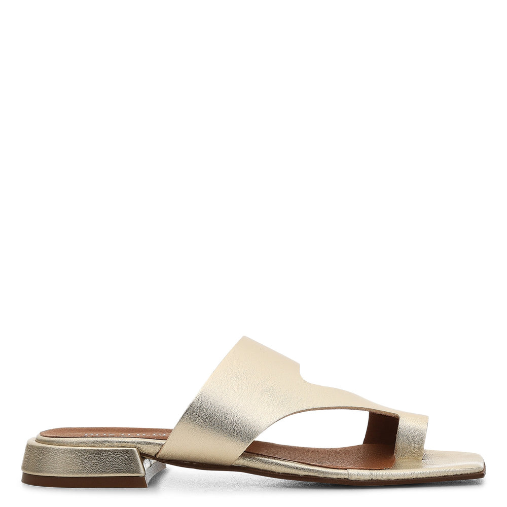 QUIN - Platino | Donald Pliner Casual