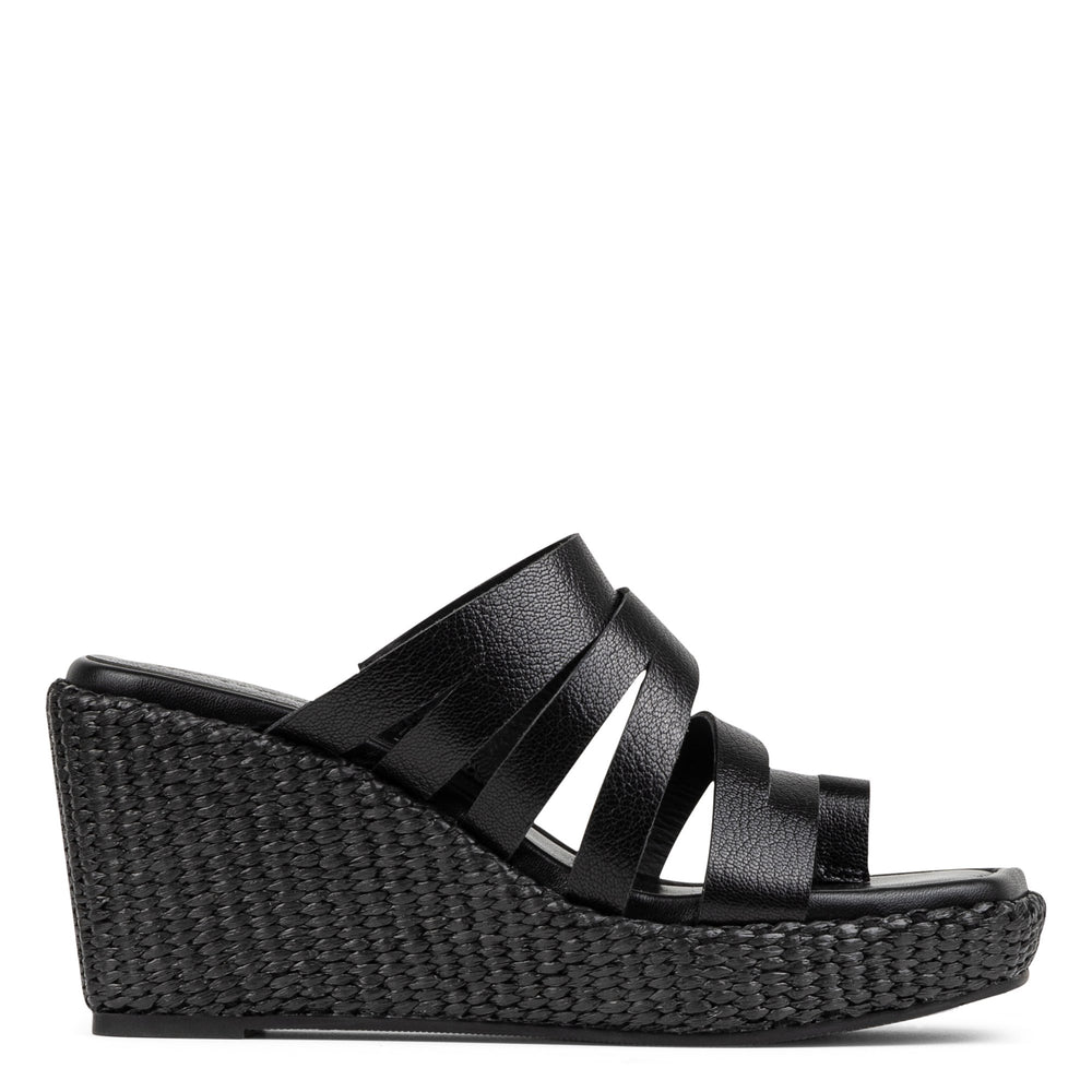 ANAMARI - Black | Donald Pliner Casual