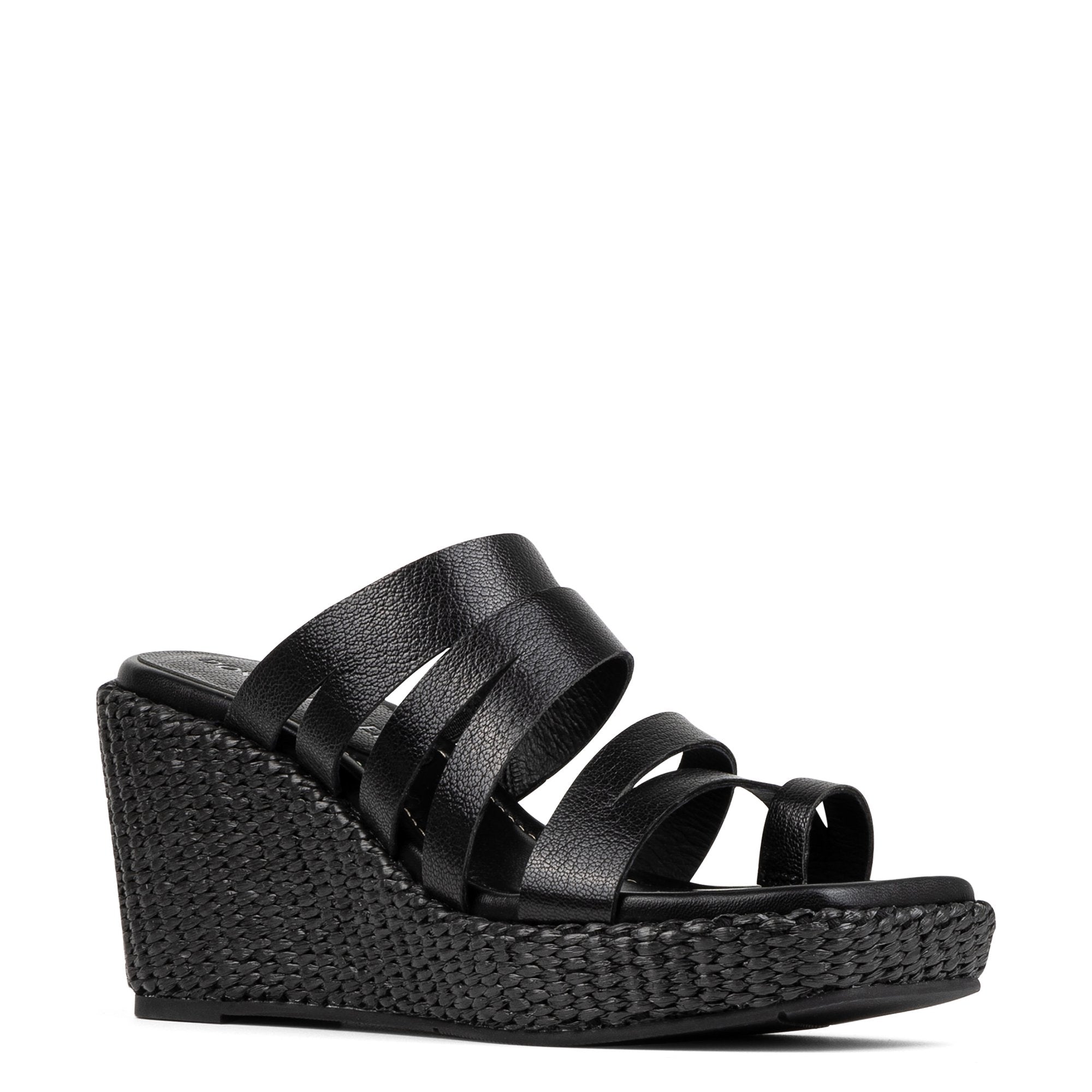 ANAMARI - Black | Donald Pliner Casual