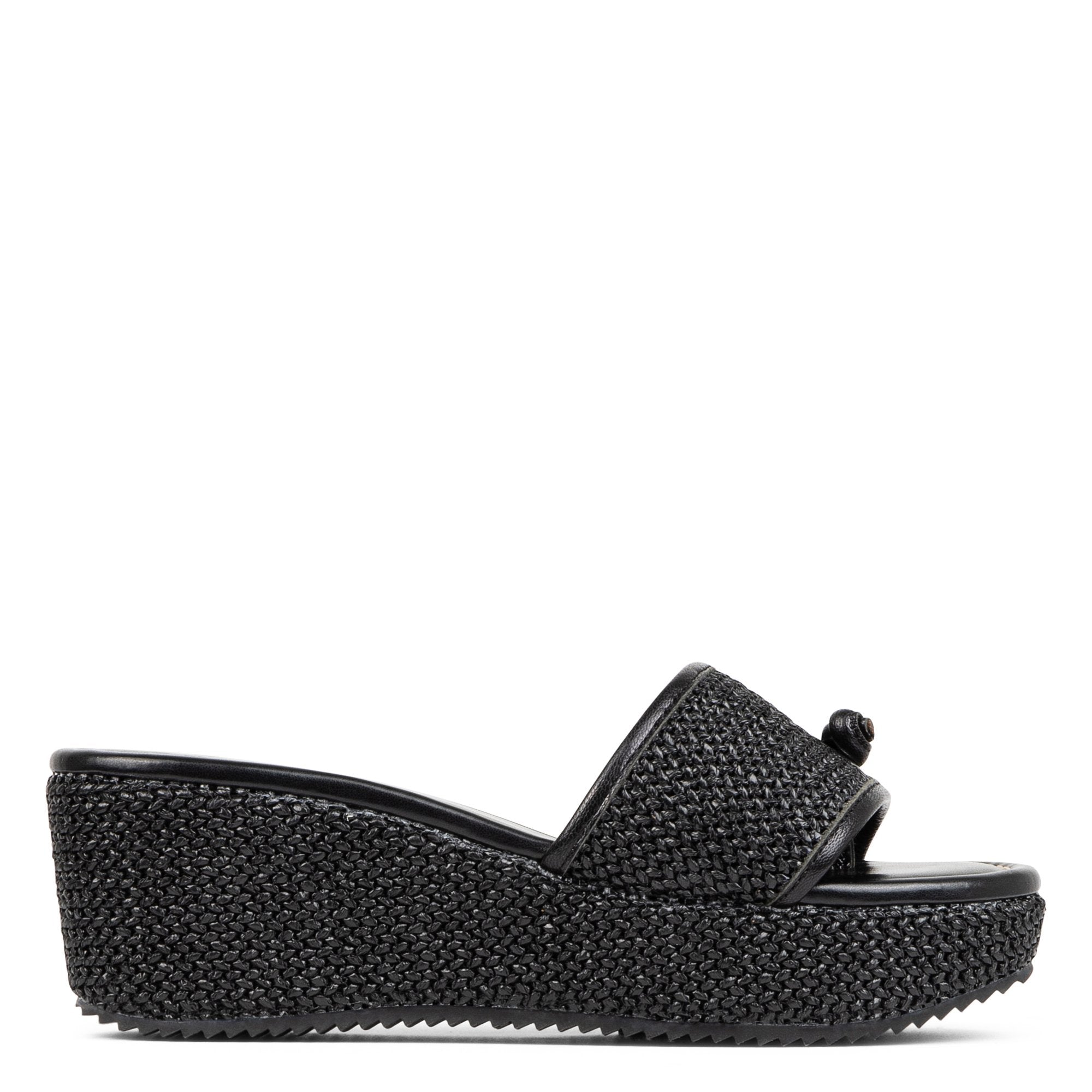 SILLI - Black | Donald Pliner Casual