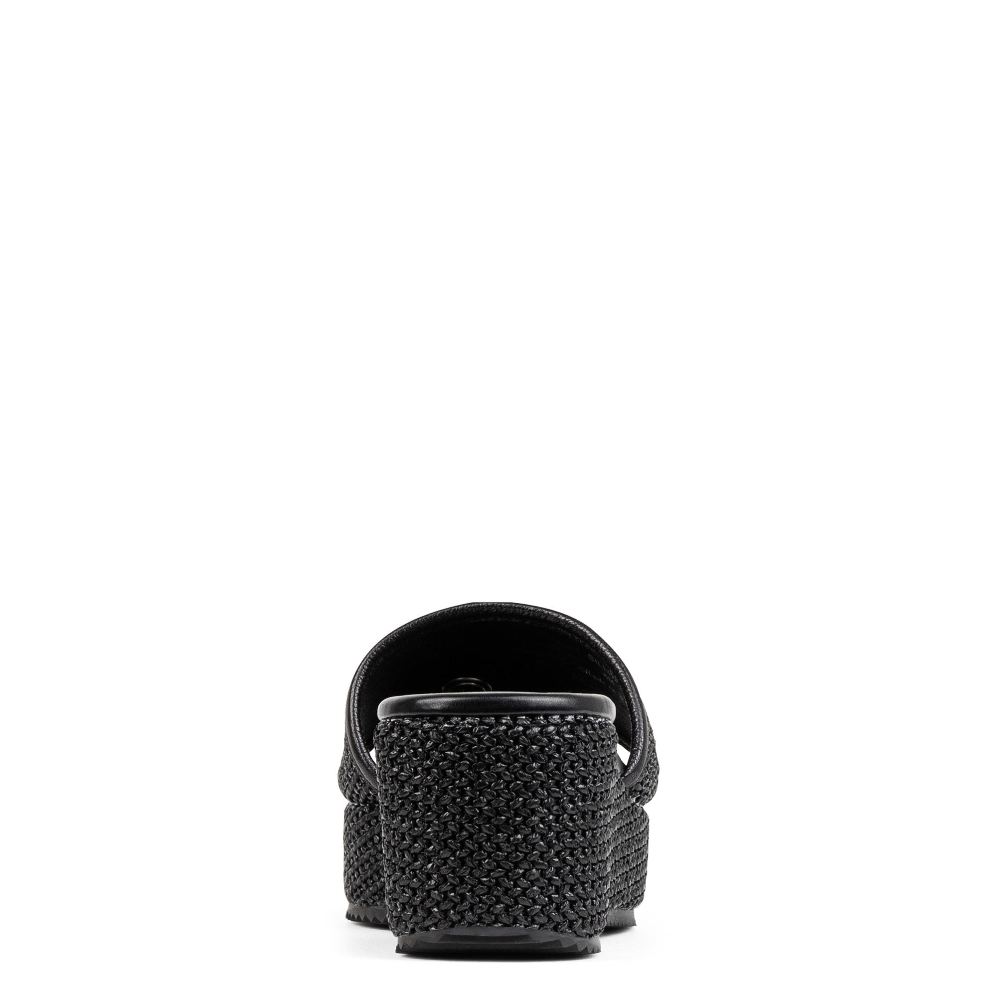 SILLI - Black | Donald Pliner Casual