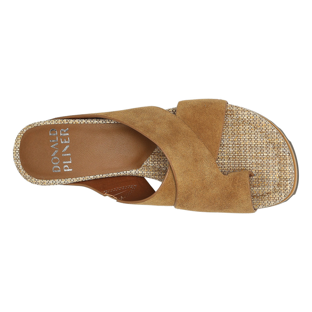 SISU - Saddle | Donald Pliner Casual