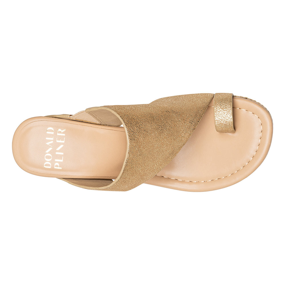 GYER - Pale Gold | Donald Pliner Casual