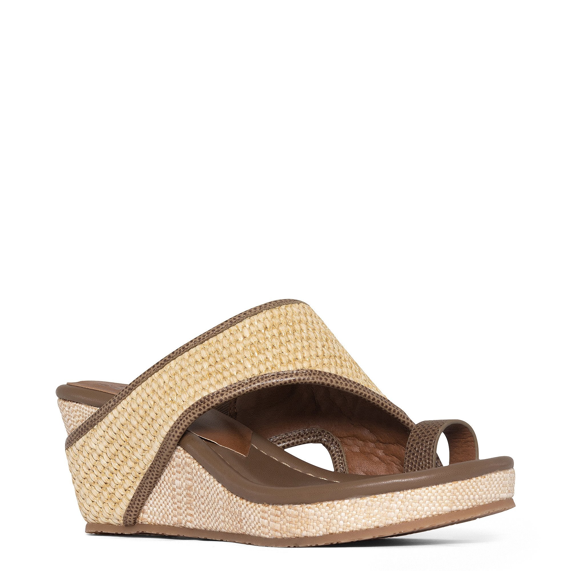 GYER - Biscotti Raffia | Donald Pliner Casual