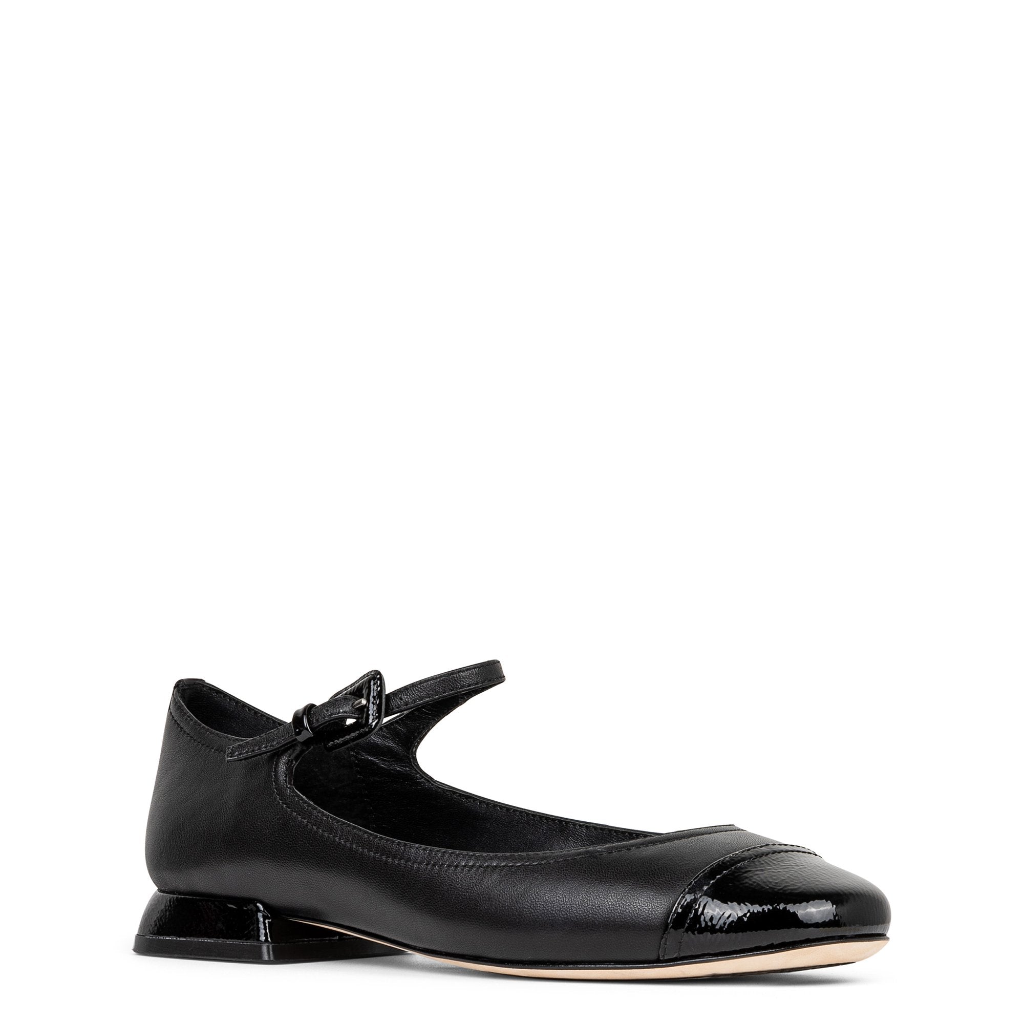 LARRO - Black | Donald Pliner Casual