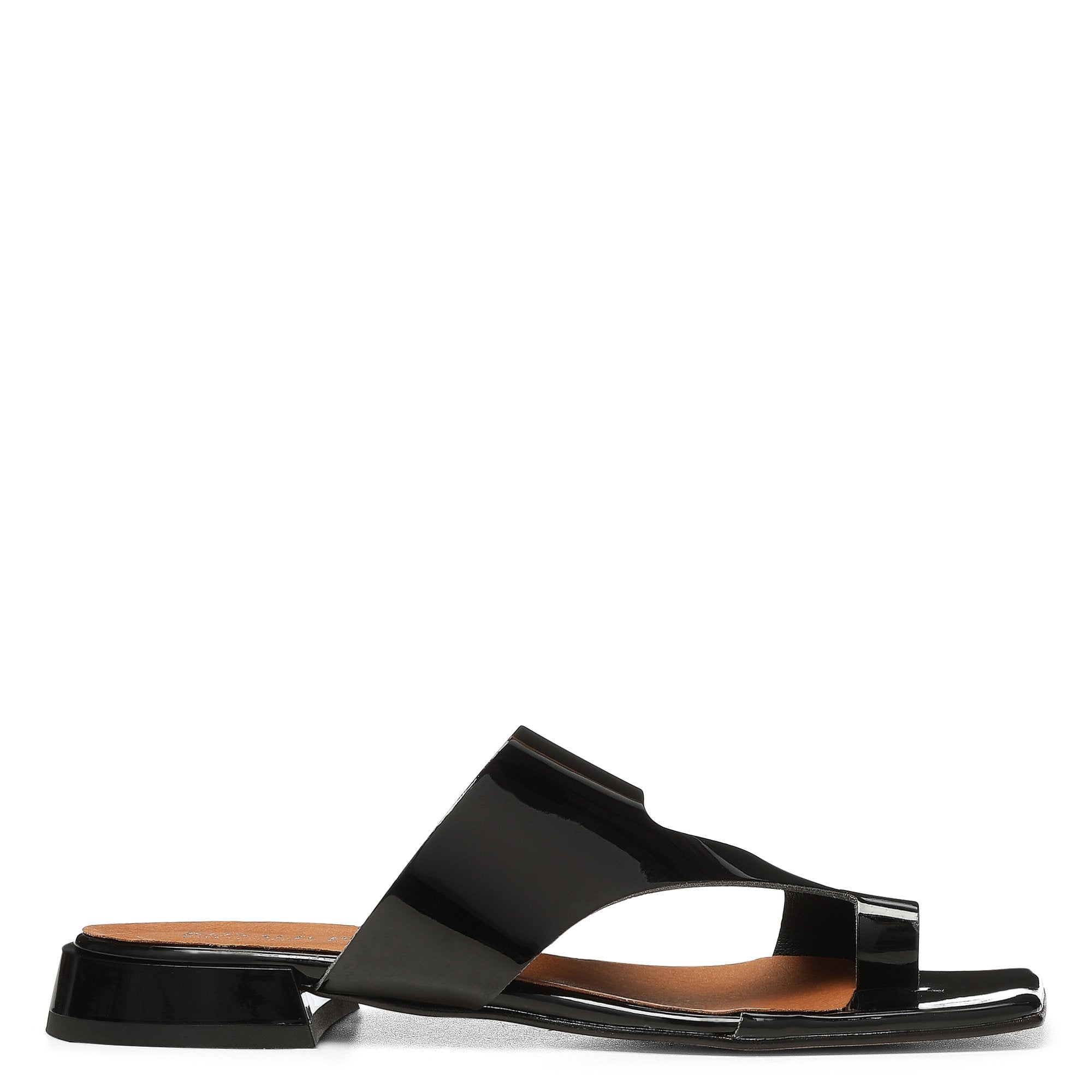 QUIN - Black | Donald Pliner Casual