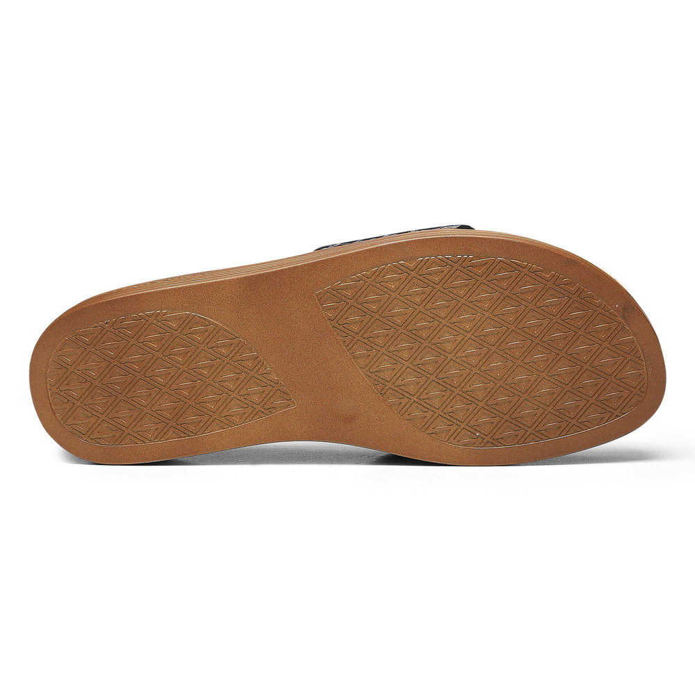 FIFI - Navy | Donald Pliner Casual